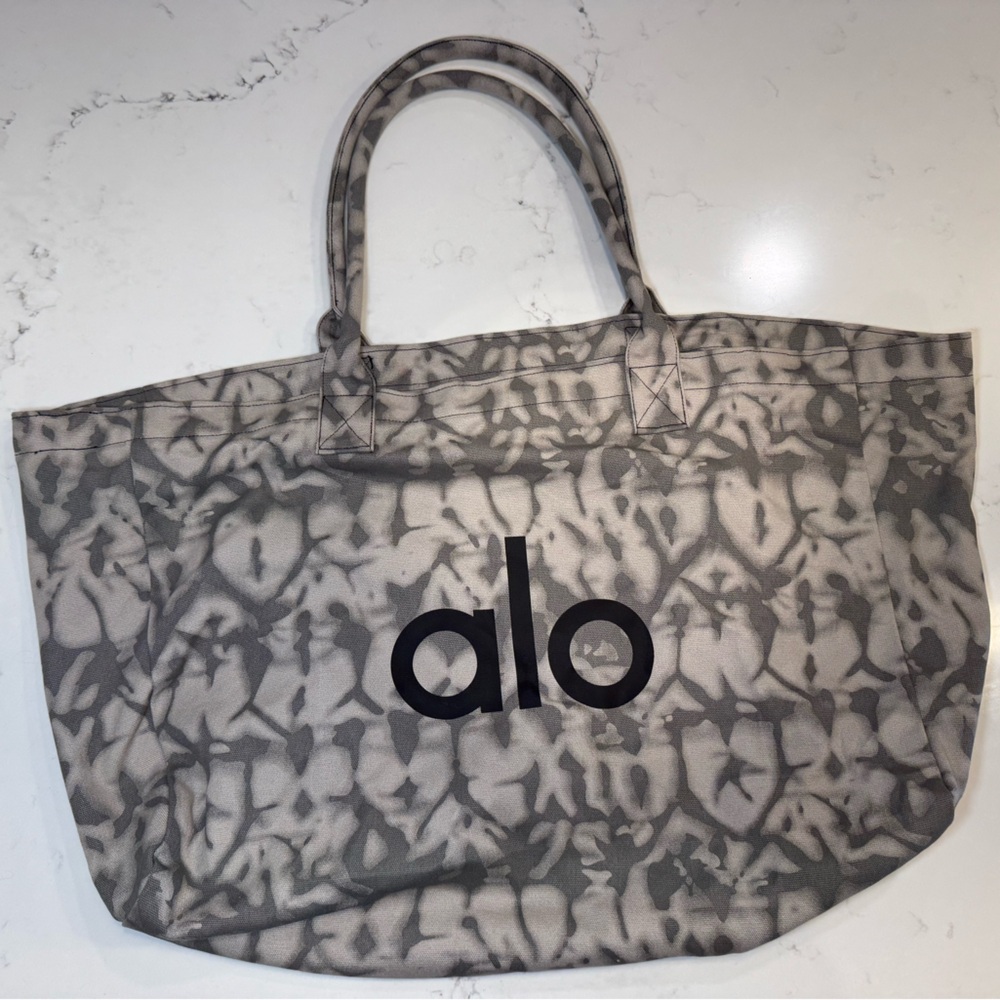 ALO Yoga Iconic Tie-Dye Tote Bag